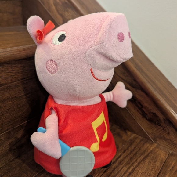 PEPPA PIG Bundle. Singing Talking Peppa Plush & Heys Lunch Bag - Picture 10 of 17